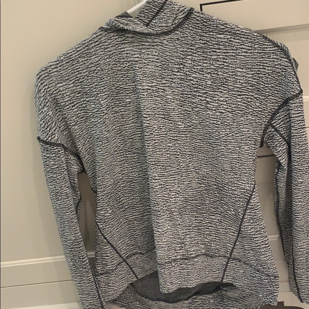 Lululemon pullover!